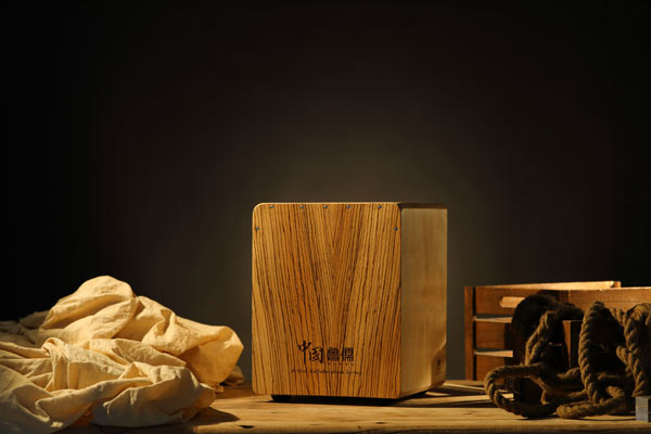 How Different Cajón Faceplate Woods Affect Tone — Ash, Ebony, Blackwood, Zebrawood, Maple & Spalted Variants (Detailed Analysis)